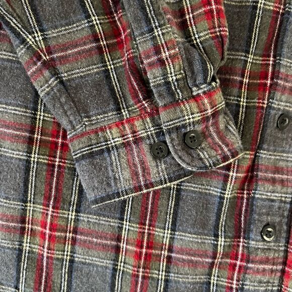 L.L. Bean Men’s Gray and Red Casual Button Down Shirt Size XXL Traditional Fit - Picture 8 of 10